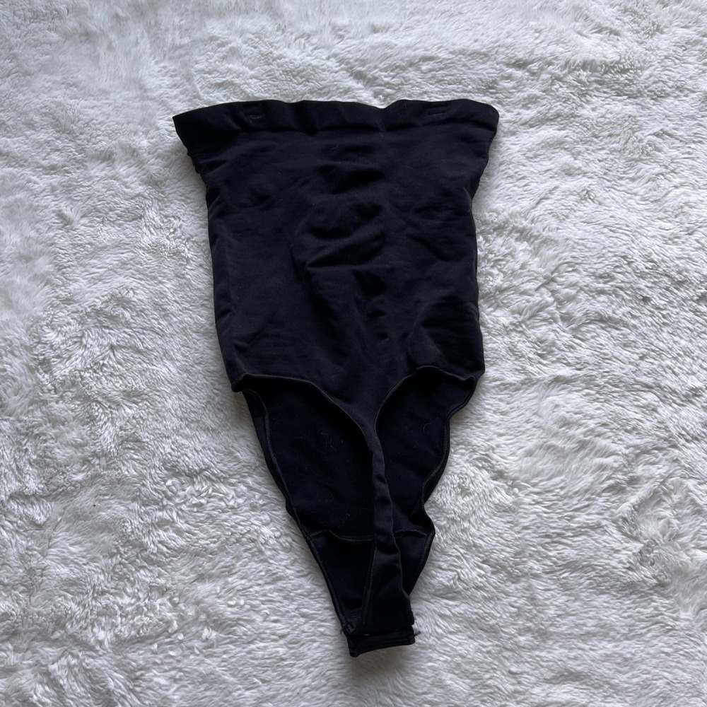 SKIMS Onyx Black Strapless Ruched Thong Bodysuit Size M Medium Compression Tube - Picture 5 of 8